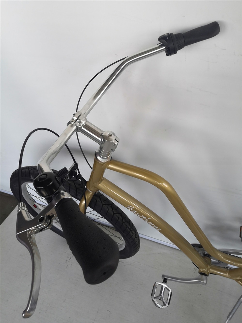 26x3 inch Unisex Step Through Aluminum Frame 3 Speed Beach Cruiser Bike for Rent in USA