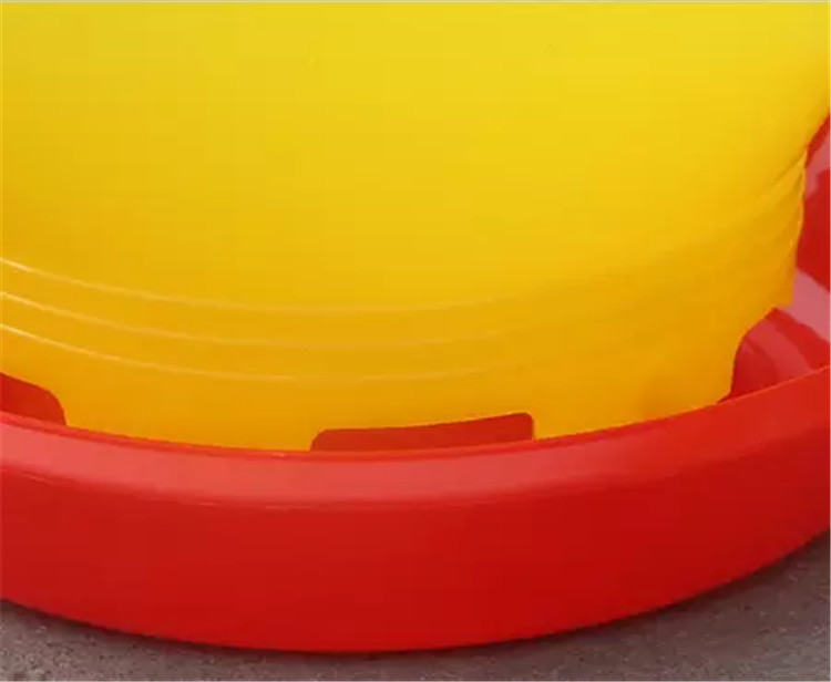28cm*18cm Plastic Five Gallon Bucket Chicken Feeder
