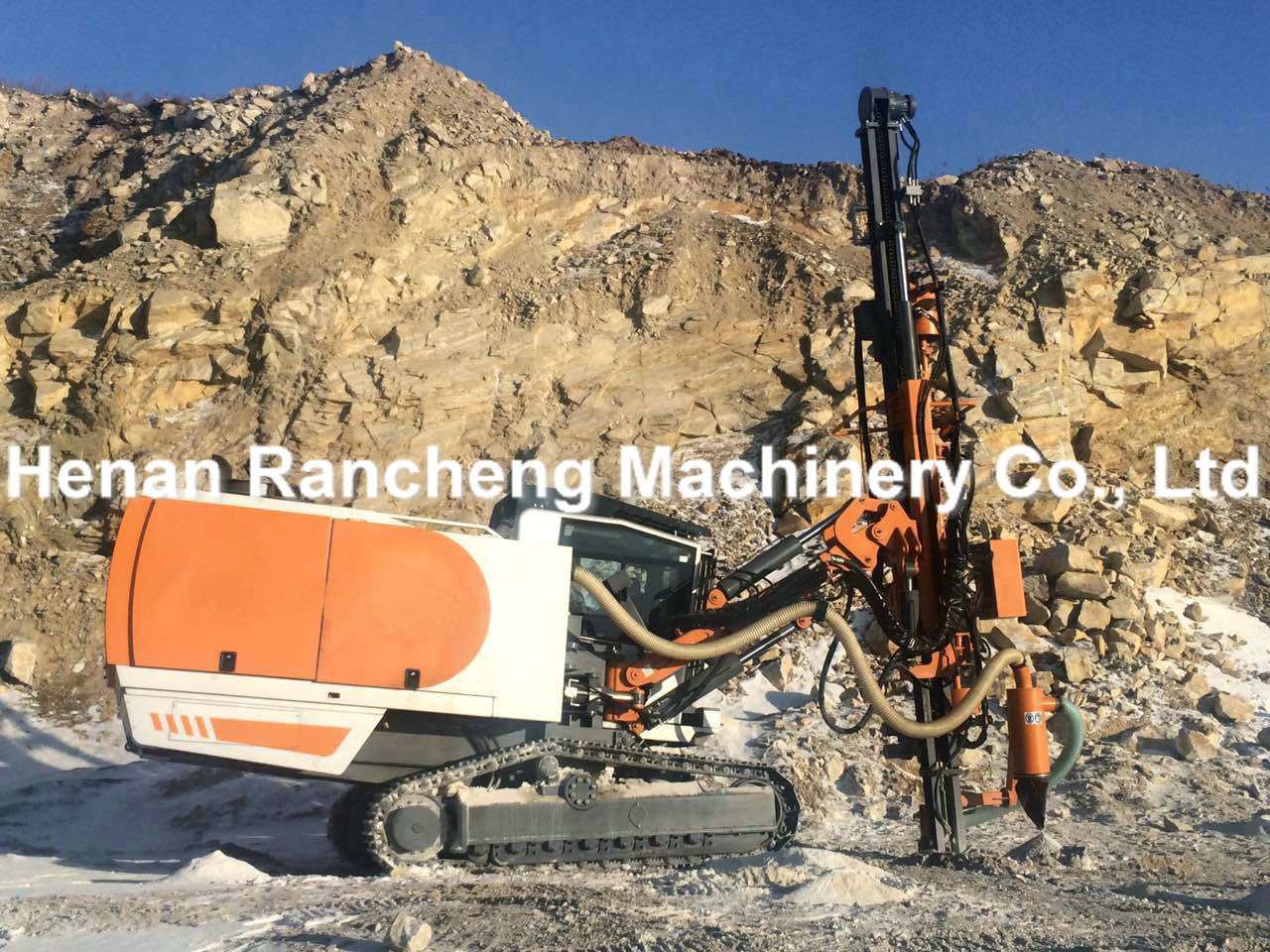 RCZ440 Automatic Integrated DTH Drilling Rig with 194kw Engine Rated Power