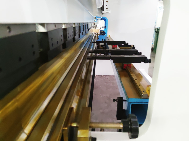 Estun E21 Folding Cnc Press Brake Machine Stainless Steel Black Metal