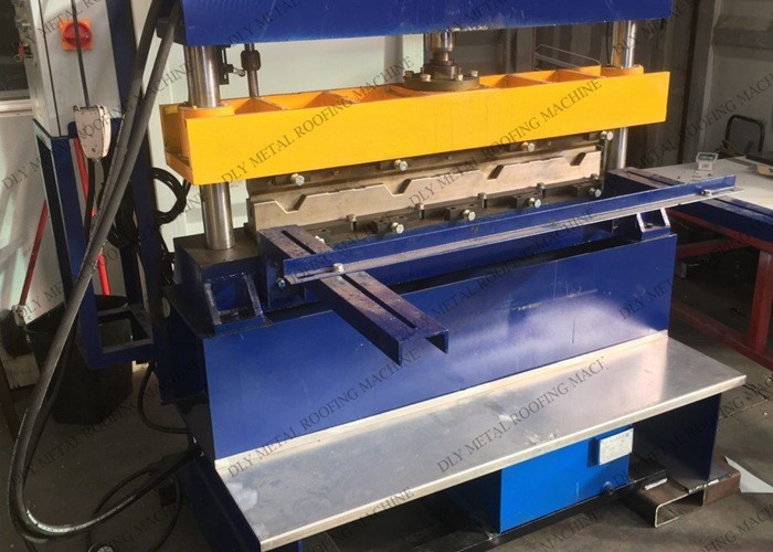 Color Steel 5000kg Ridge Cap Forming Machine 3kw Ridge Tile Roof Former