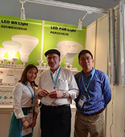 140° Beam Angle Aluminum Magnetic LED Linear Retrofit Kit for T8 Tube Transformation