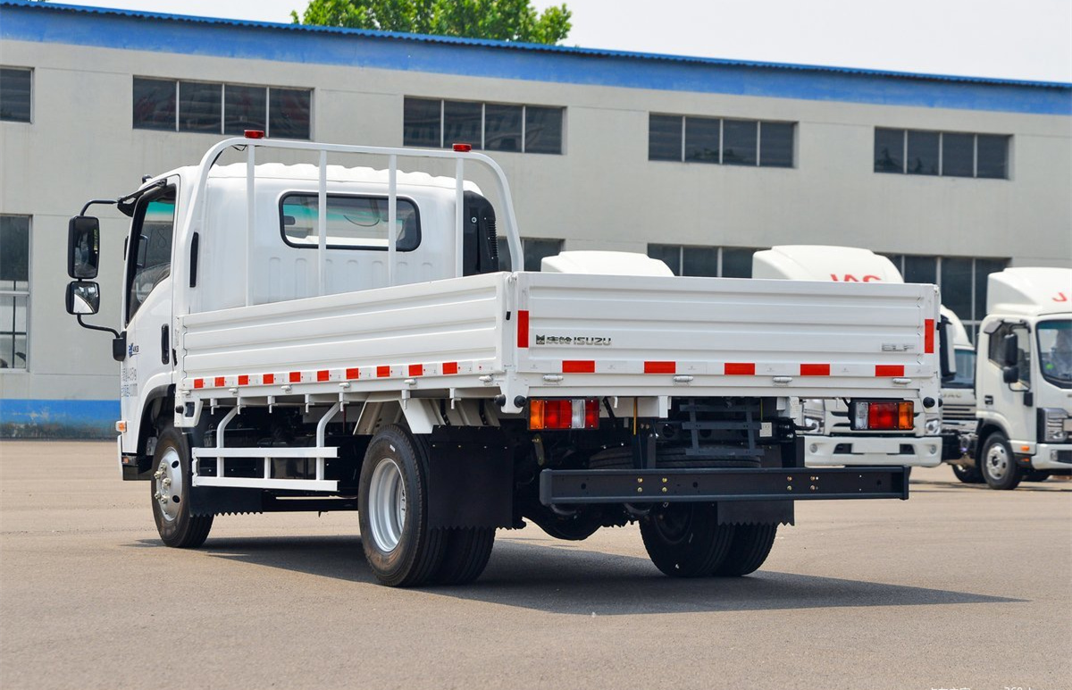 Qingling Isuzu KV100 131 Horsepower 4.205 Meters Single Row Guardrail Light Truck Cargo Truck EU Standard 2 to 6