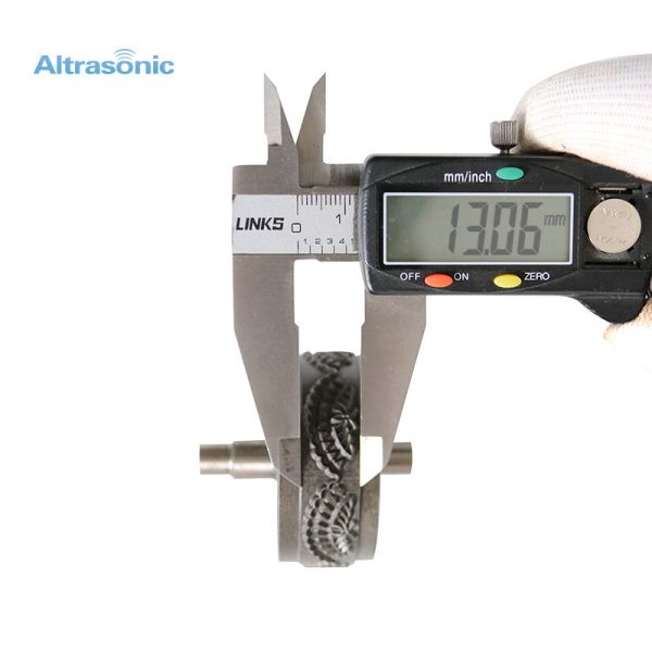 20kHz Ultrasonic Lace Roller For Industrial Sewing Machine Textile
