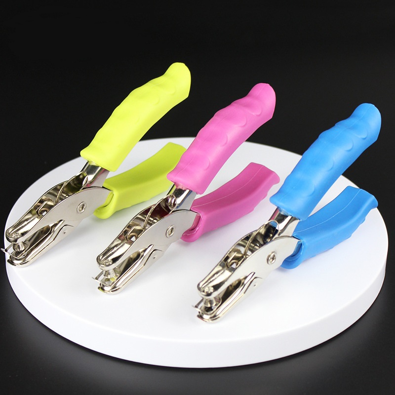 Green Hand Held Hole Punch for DIY Card No. of Holes 1 6mm Circle Metal Paper Puncher