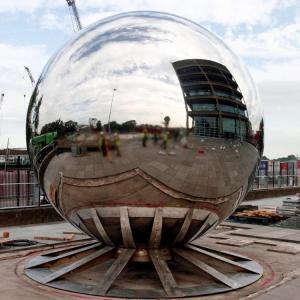 China OEM Outside Large Contemporary Ball Shape Metal Ball Garden Art Sculpture on sale