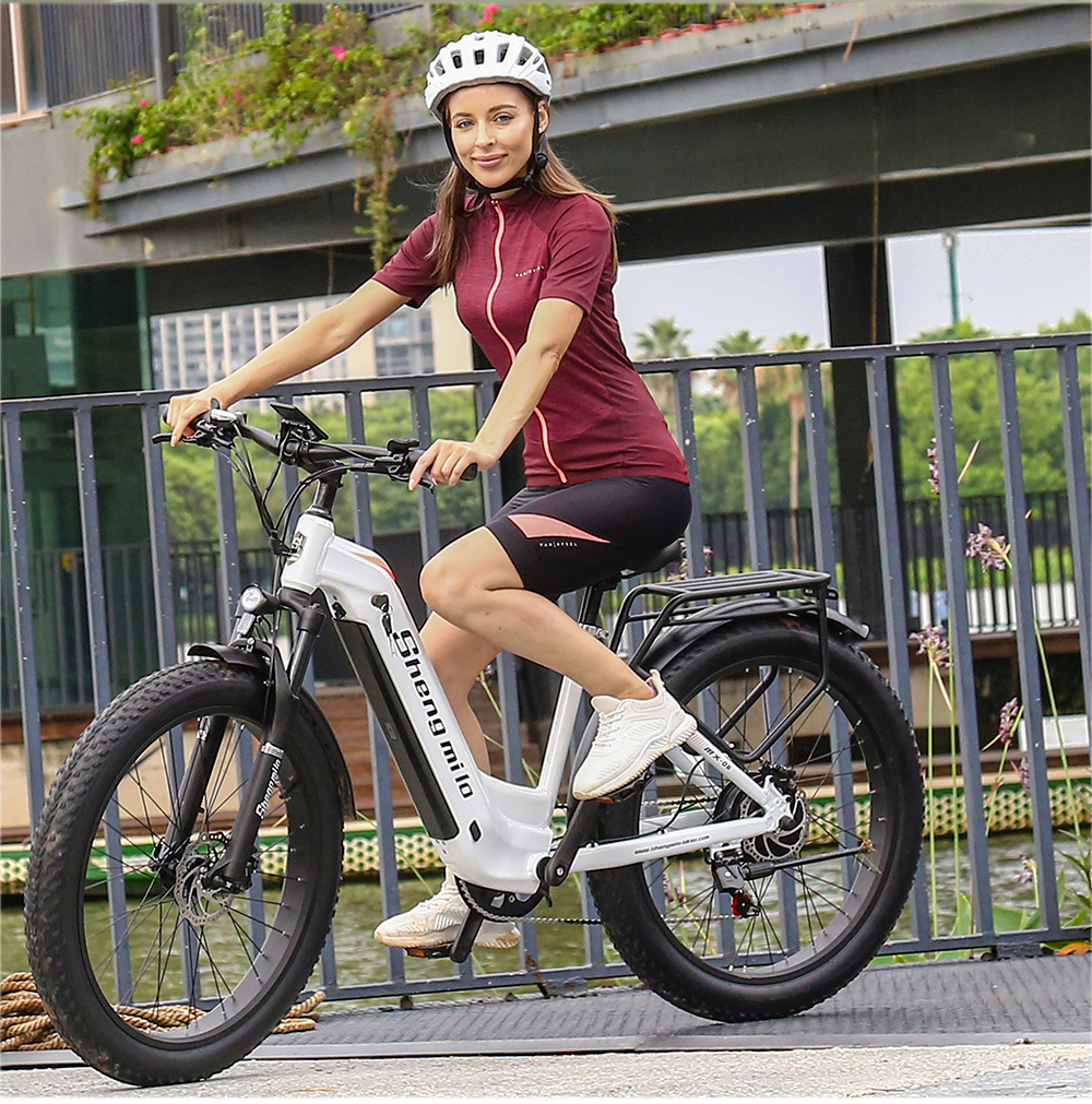 White 26 inch Electric Fat Tire Bike 7 Speed 48V 500W 17.5Ah Lithium Battery