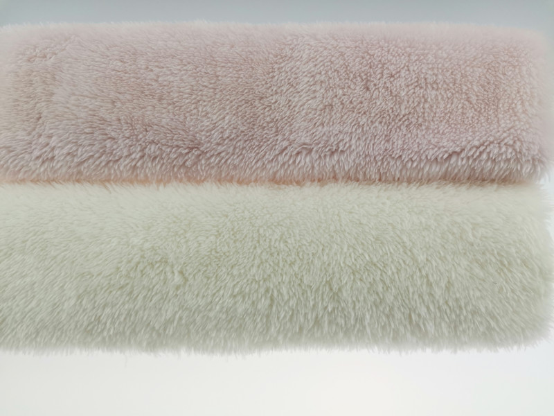 UK Market 58/60" Width White Polyester Furry Fabric with 96F Density
