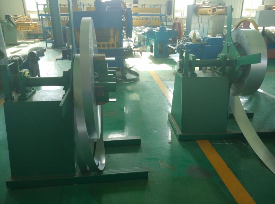 Guide Rail Shutter Door Roll Forming Machine 15m/min 5.5KW