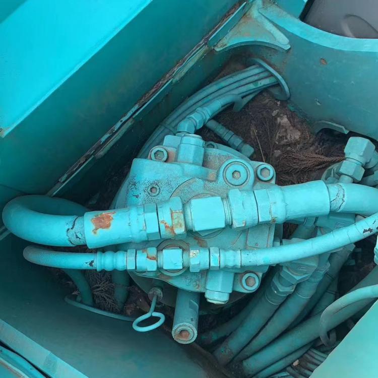 Good Condition Kobelco SK 60 Excavator Mini with 0.24 m3 Bucket Capacity in Shanghai