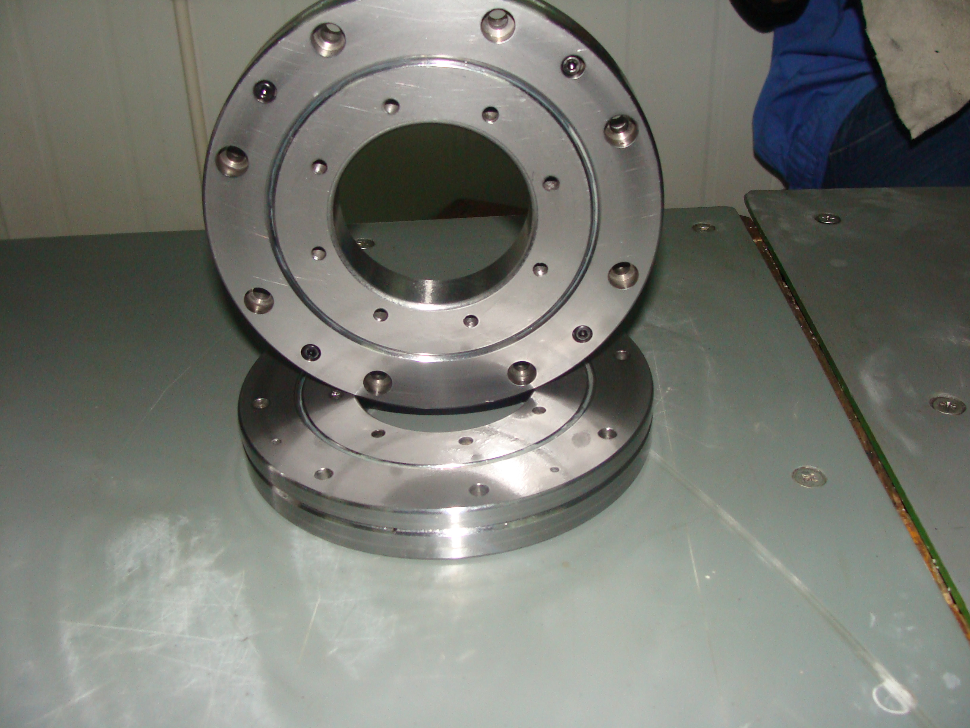 Cross roller bearing RU42