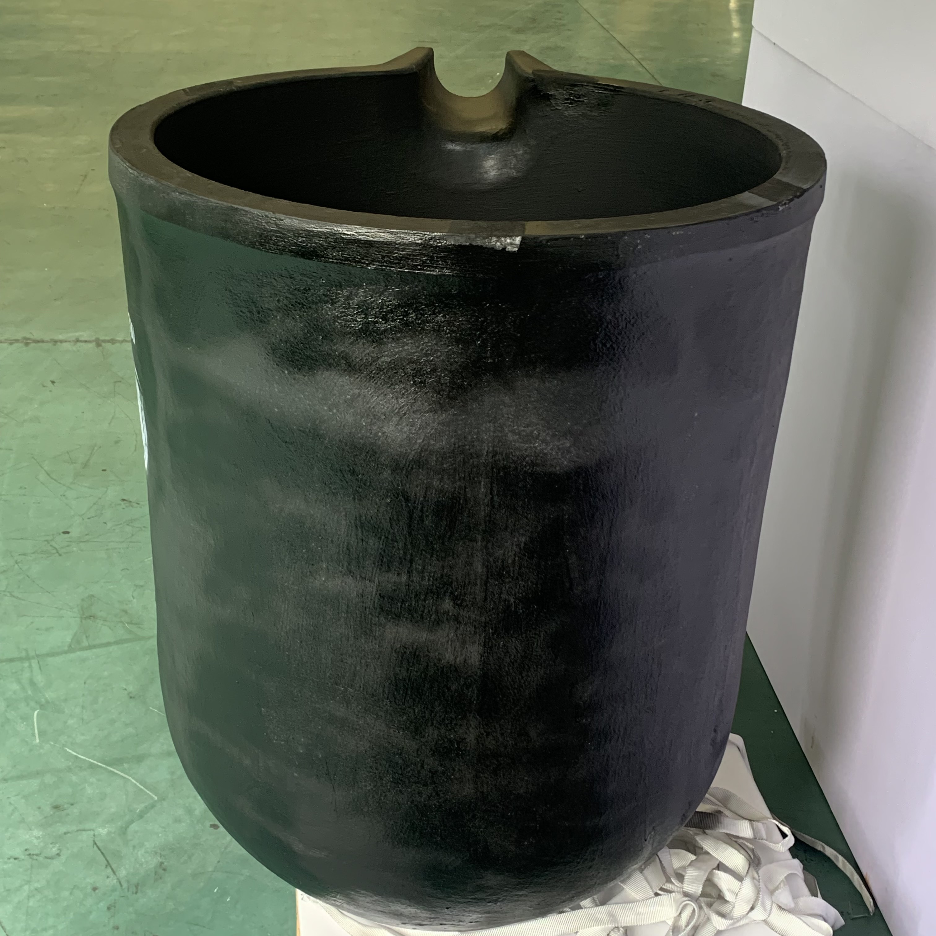 Silicon Carbide Graphite Pouring Nozzle Crucible Metal Melting High Thermal Conductivity