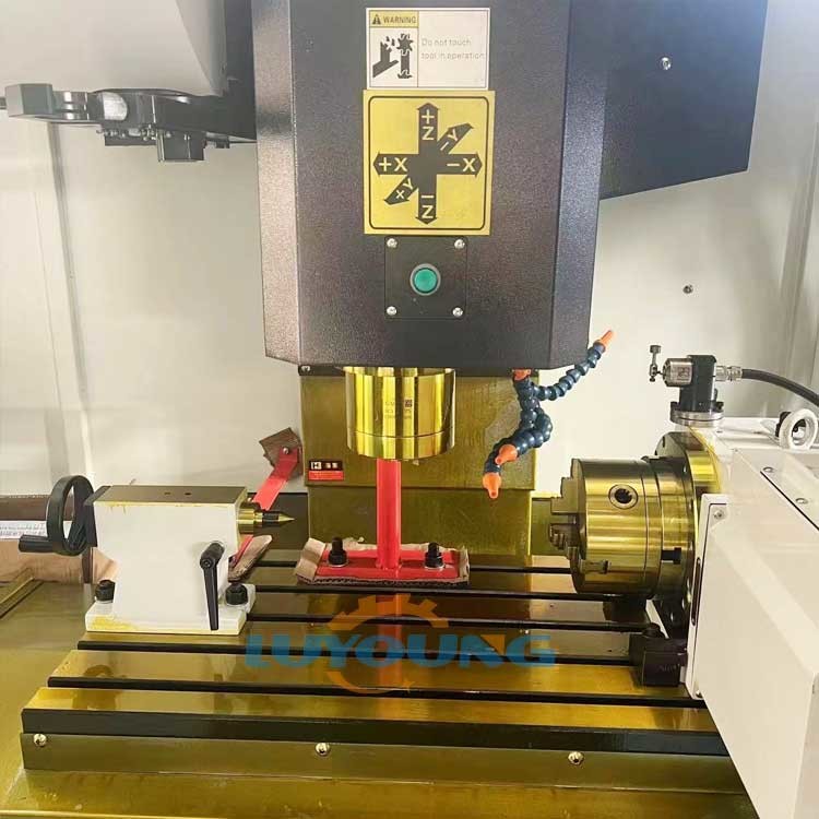 Automatic Cnc Milling Machine Vmc650 4 Axis Cnc Turret Milling Machine For Metal