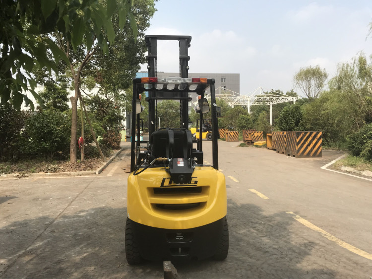 LTMG Side Shift 3 .5 Ton Gas Powered Forklift , 4 Wheel Drive Forklift With Cabin