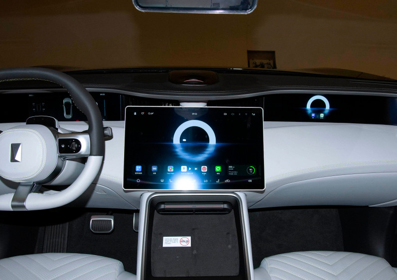 Pure Electric Avita 11 Five Seater Car High Performance Hatchback