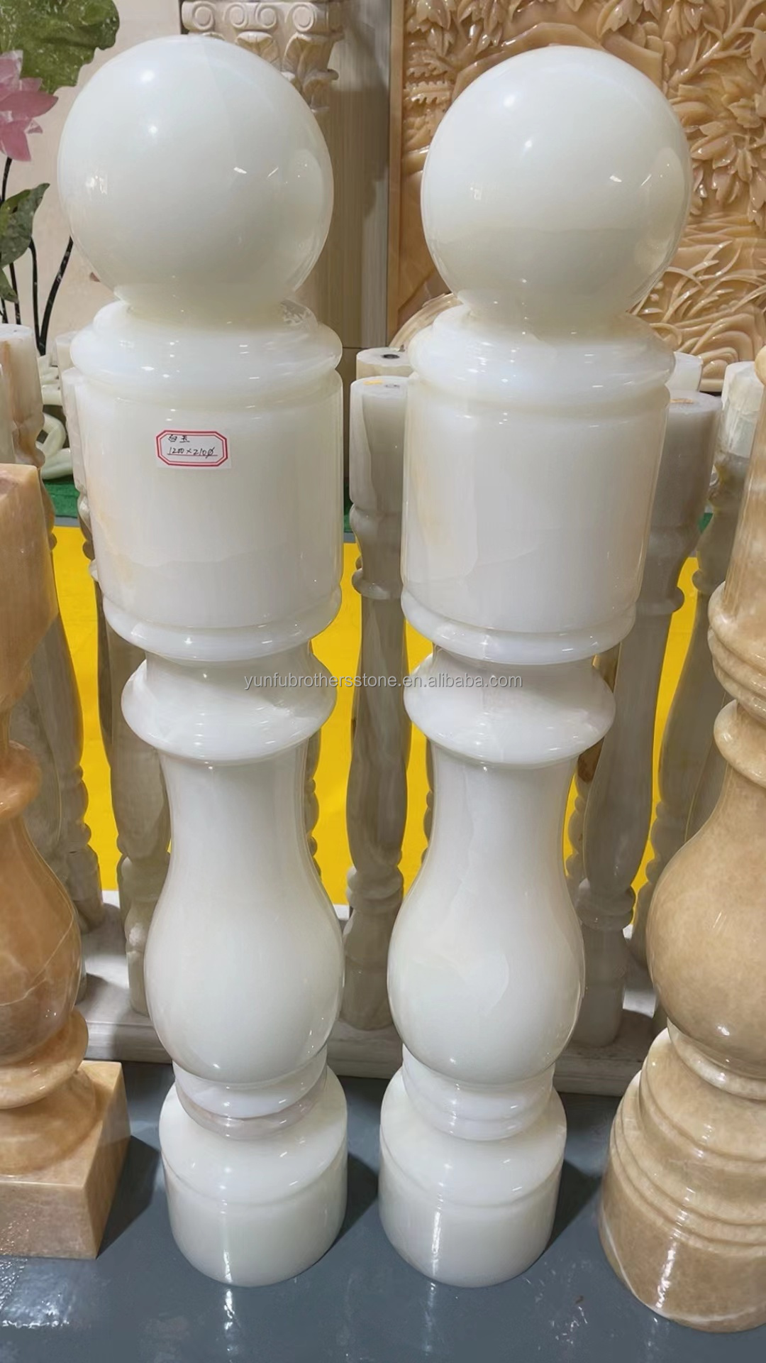 Modern Onyx Marble Column Polished Natural Stone Design for Staircase Pillars