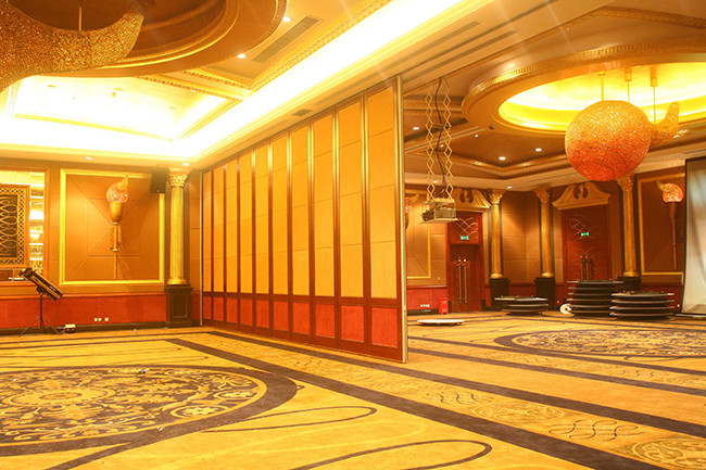 OEM ODM Acoustic Sliding Folding Partition Divider Wall For Hotel