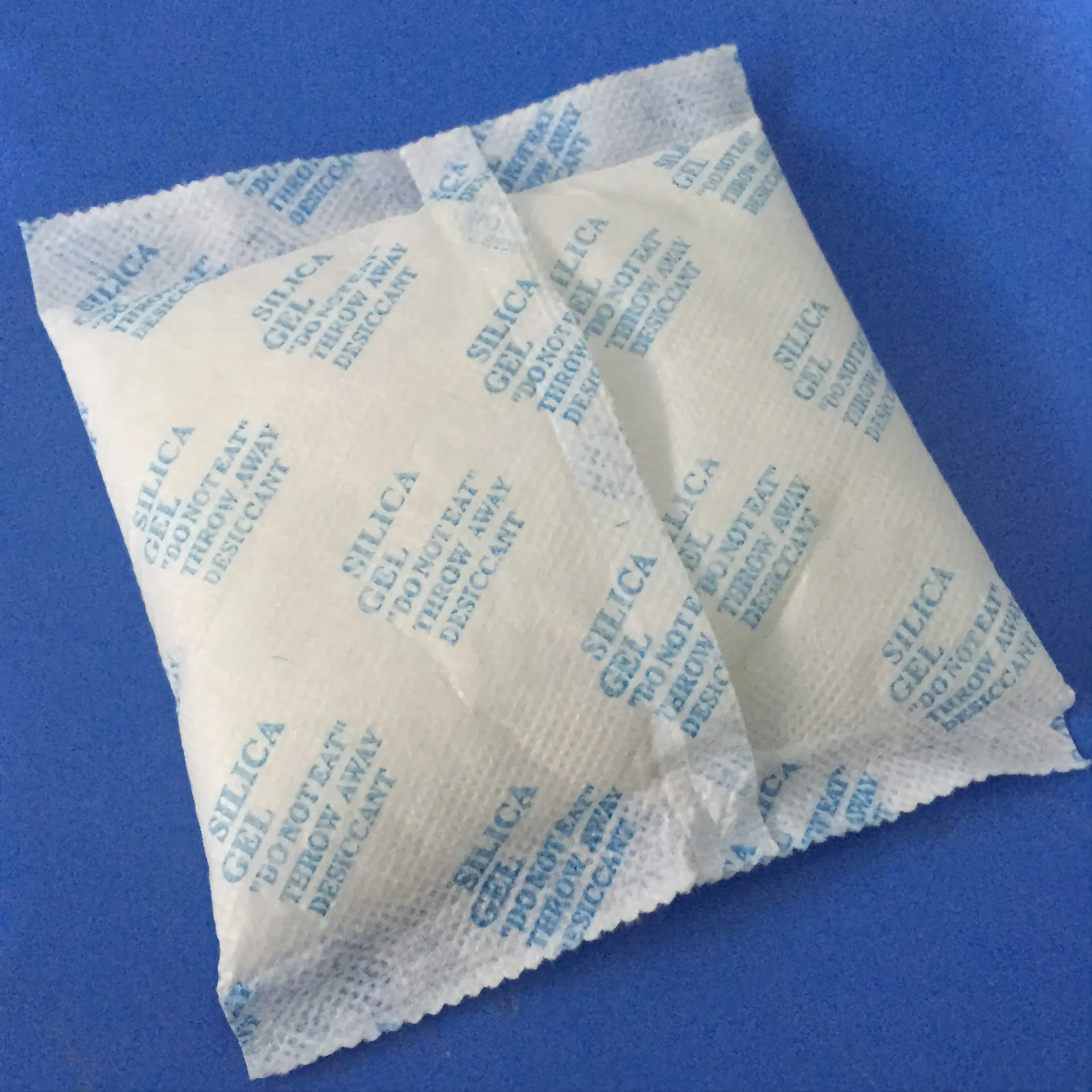 Alumina Ball Desiccant 4 Hoppers Linear Scale Pouch Packaging Machine Silica Gel Desiccant Pouch Packaging Machine