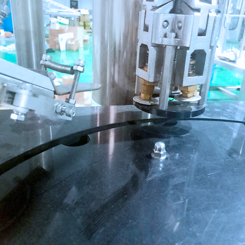 Automatic Rotary Perfume Bottle Capping Machine with 20-80 Bottles/Minute Capping Speed