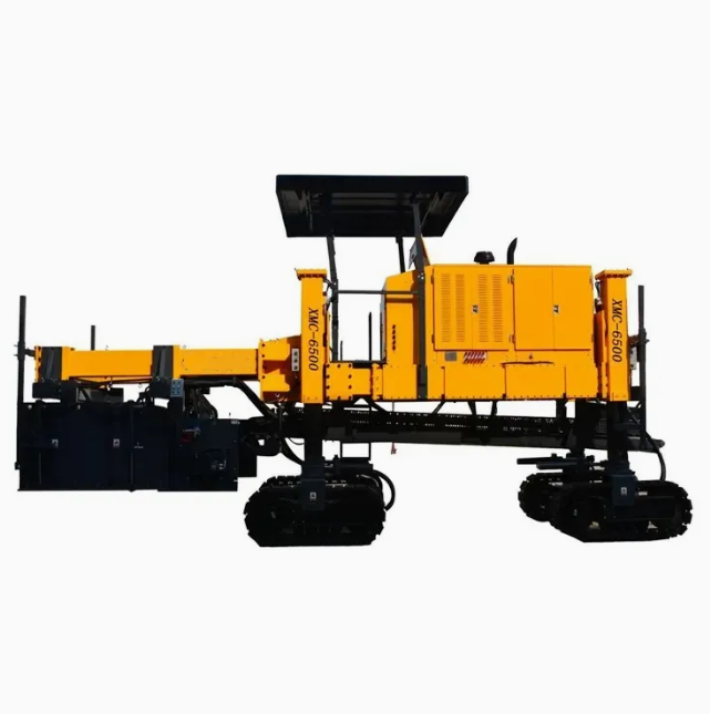 Small XMC-6500 Paver Maximum Paving Width 3.6 Meters 5.8t Hopper Capacity For Paving