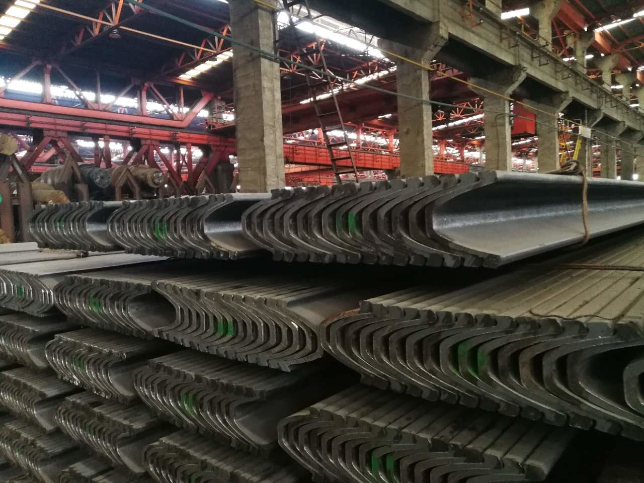 Hot Rolled U Beam Steel 20MnK / Q275 Material 122 - 171mm Outside Width