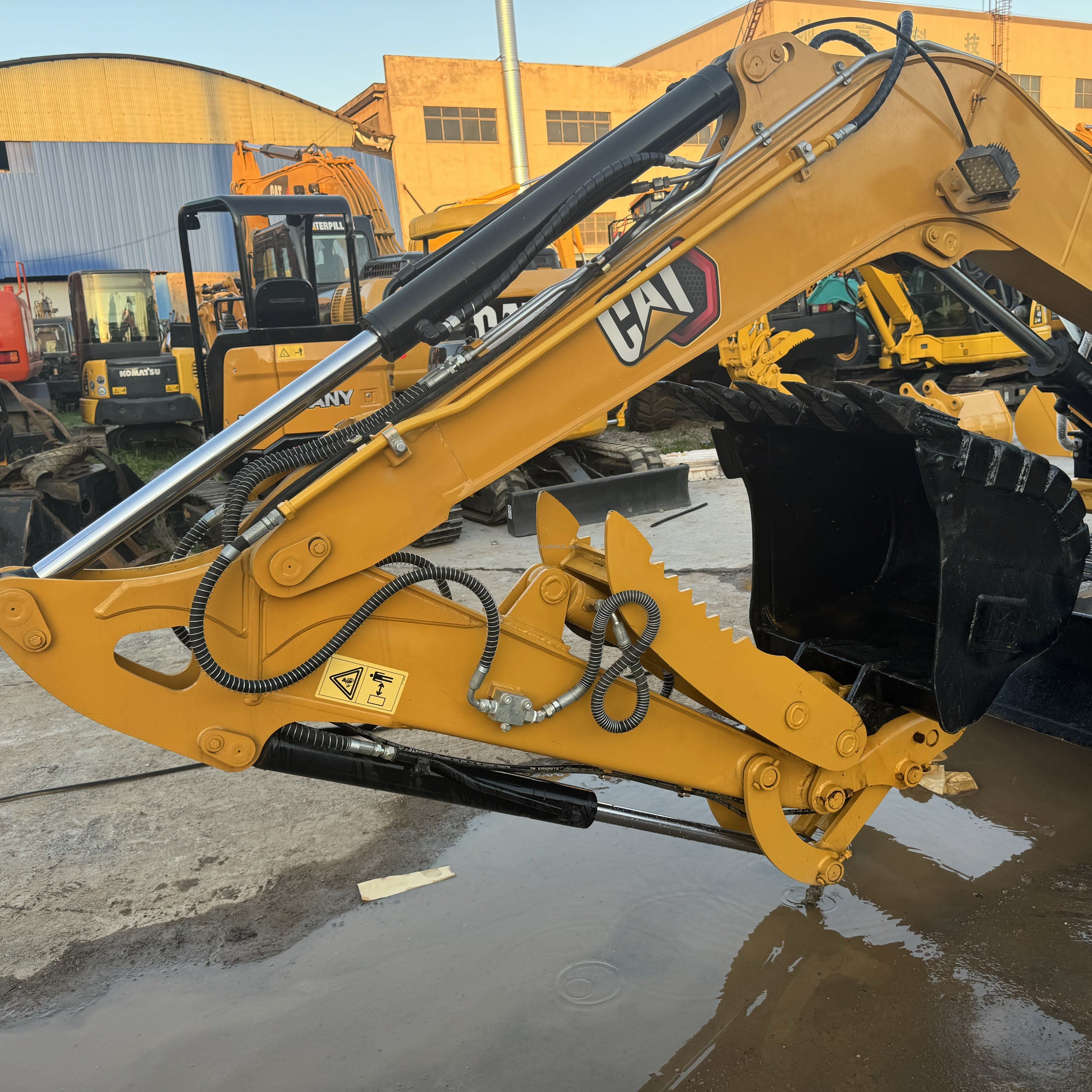 5 TON USED EXCAVATOR CAT305.5E WITH CHEAP PRICE FORSALE IN CHINA SHANGHAI