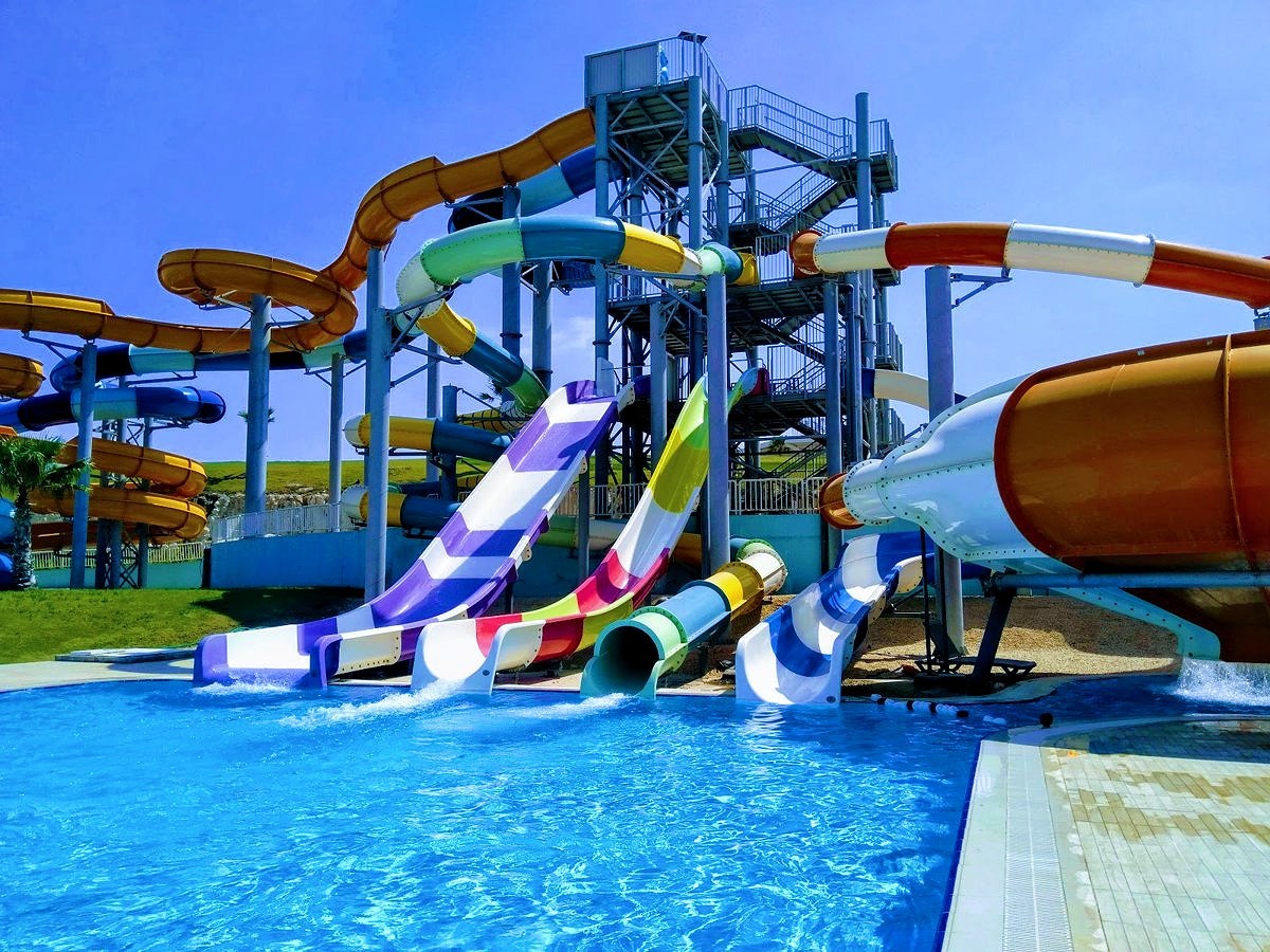 Mini Water Park Swimming Pool Equipment Spiral Water Slide Supplies for Kids