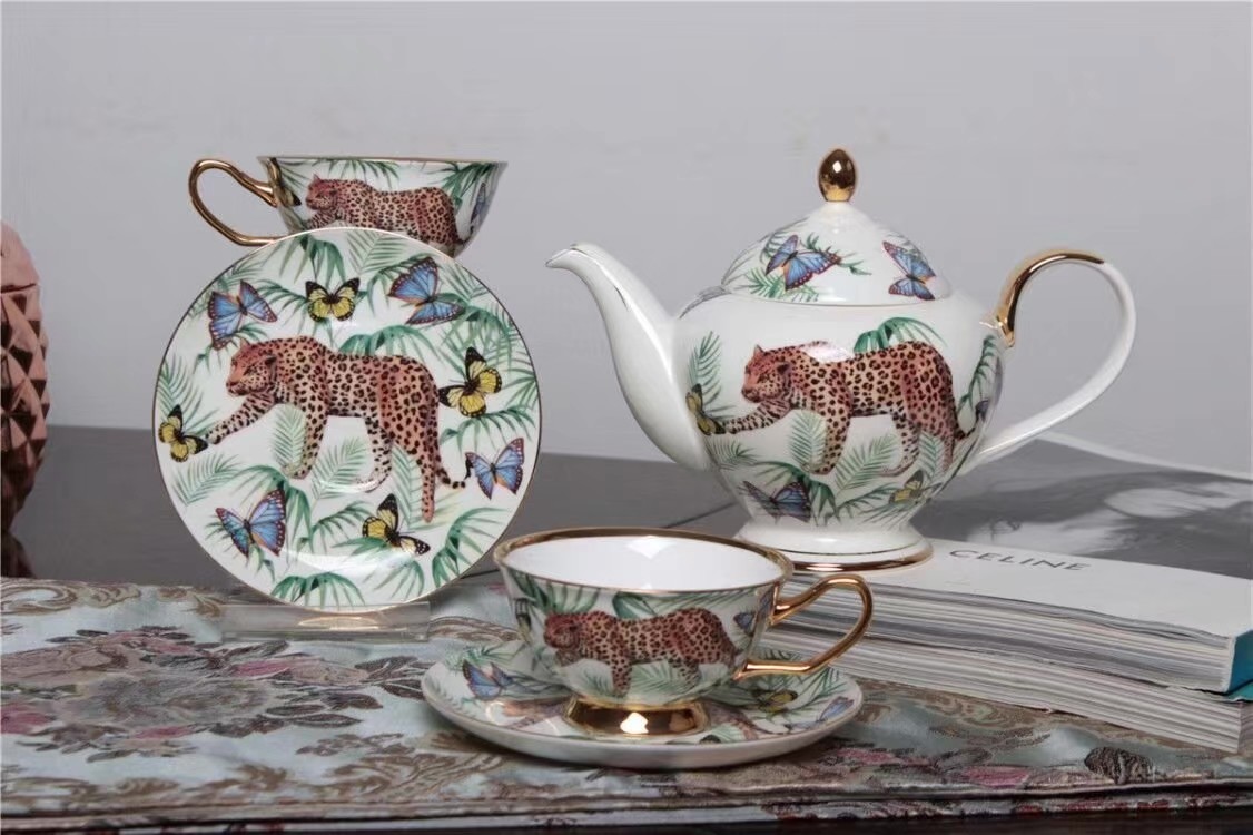 Underglaze Emossed Mixed Color Royal Fine China Coffee Cups Mugs