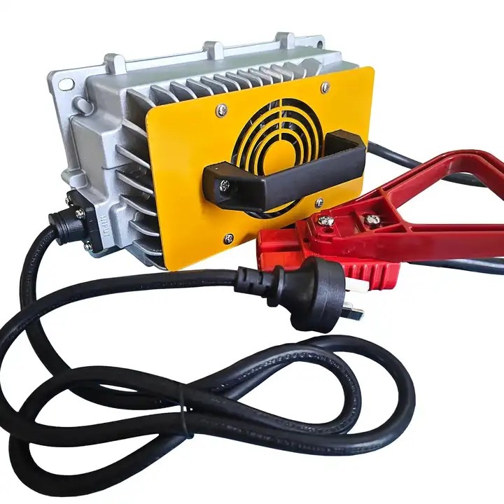 Efficient Forklift Battery Charger For Extreme Temperatures 55℃～﹢100℃ 20A