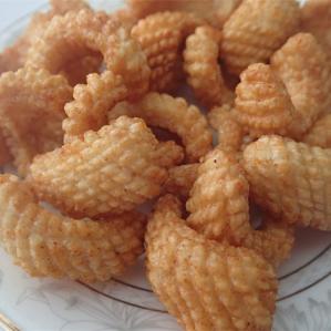 China Squid Spicy Crispy Snacks Seafood Puffed Organic Rice Crackers wholesale