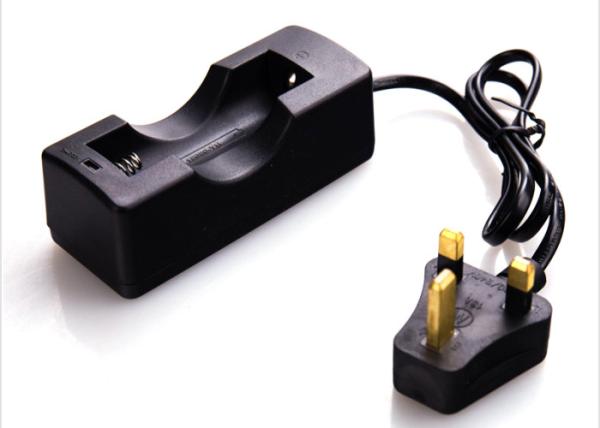 Original 915Y Plug In Battery Charger For 18650 Rechargeable Batteries CE