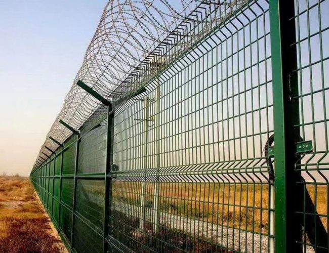 4.0m 5.2m Plastic Coated Wire Mesh Panels Airport Security Mesh Fencing Panels