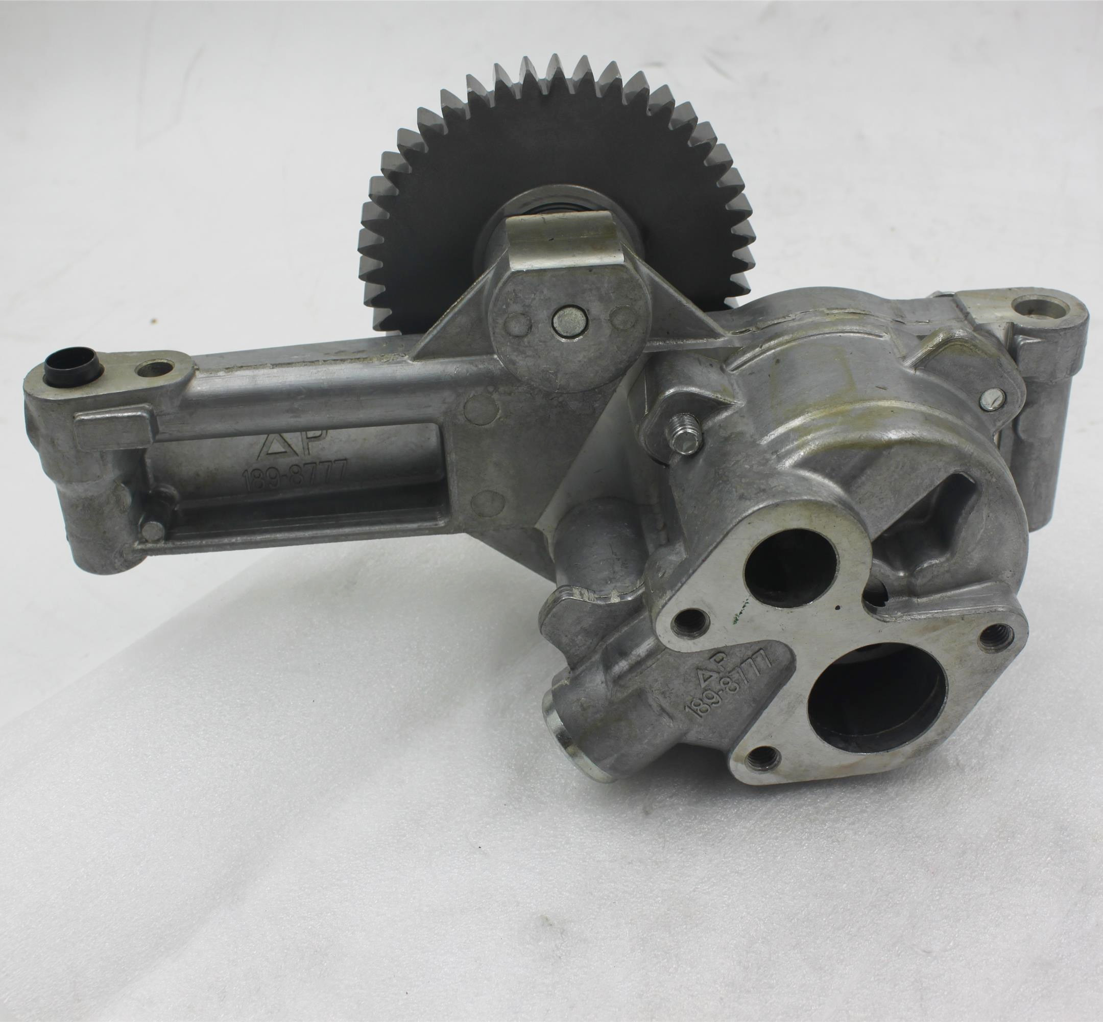 Caterpillar CAT Excavator Engine Parts Construction Machinery Parts Oil Pump Year 1998-2005 SHIPPING AIR SEA Express Delivery