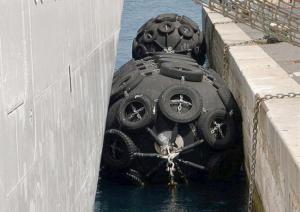 China Jetty Protection Aircraft Tyre Fender Marine Pneumatic Yokohama Rubber Fender wholesale