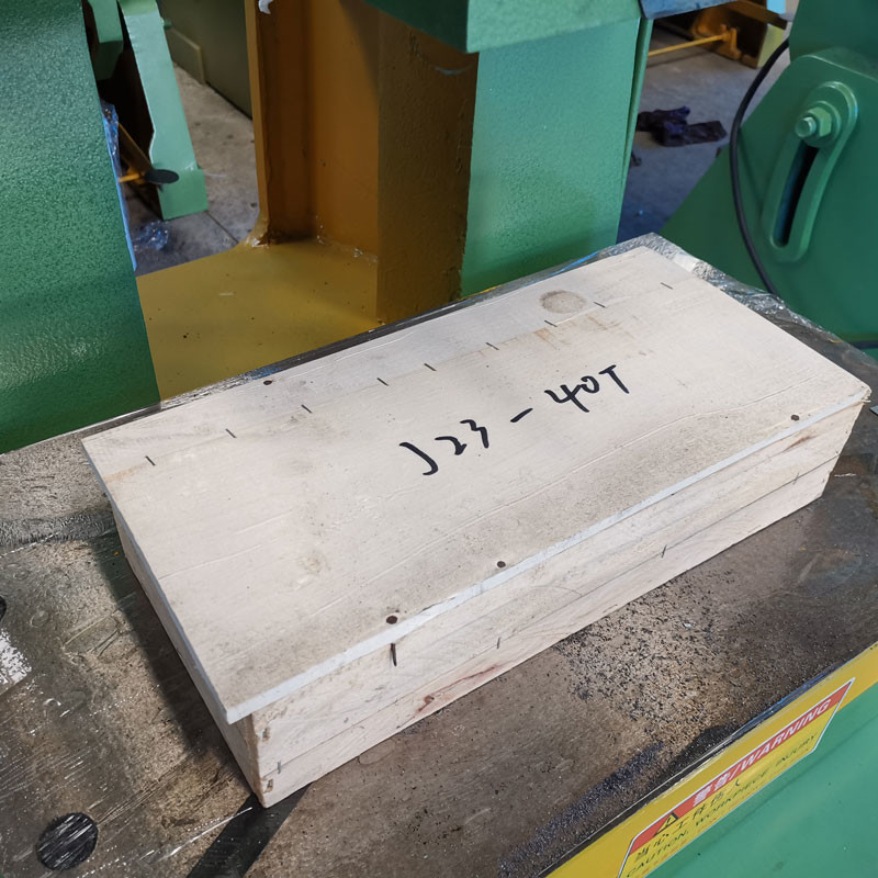 40T Angle Code Production Line Servo Feeder Punching Machine With Mold