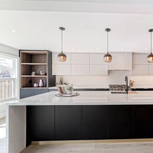 European Style Wooden Kitchen Cabinets with Complete Customization and