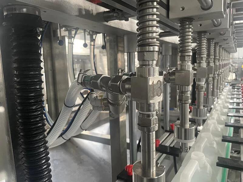 Advanced Pressure Overflow Filling Machine For Beverage And Cleaning Industry