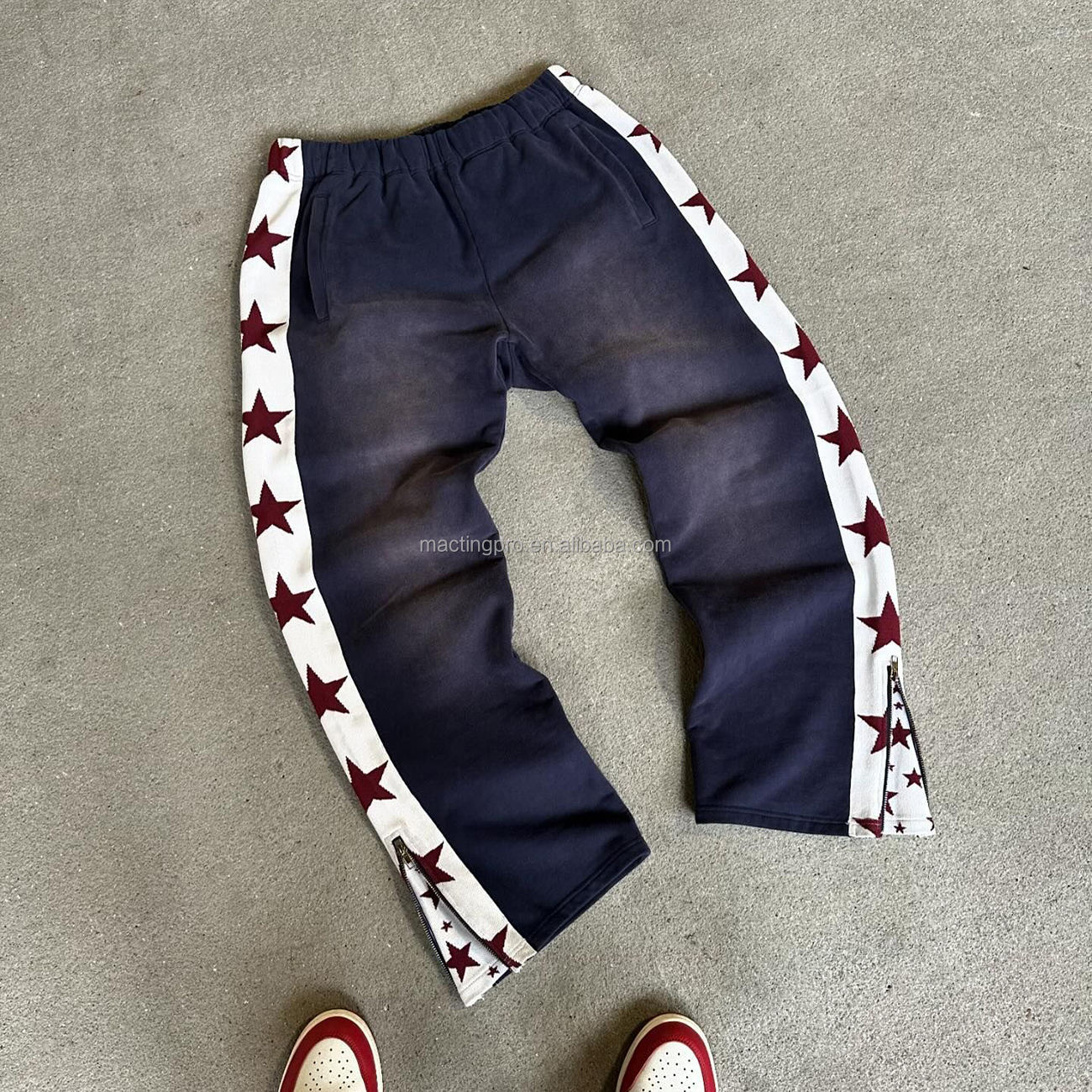 Custom Men's Streetwear Anti-Static Sweatpants in Baggy Flared Style with Side Stripe