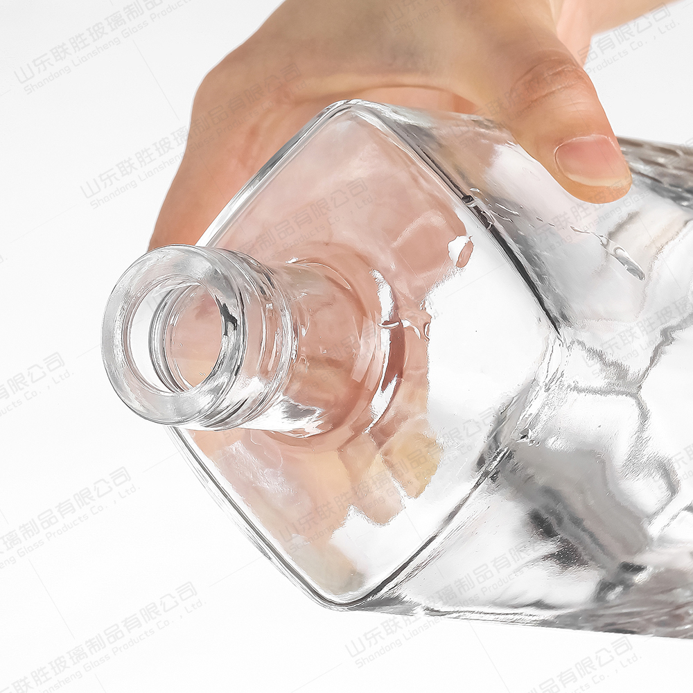 Wine 500ml 700ml Rum Tequila Liquor Gin Bottle with Rubber Stopper and Lid