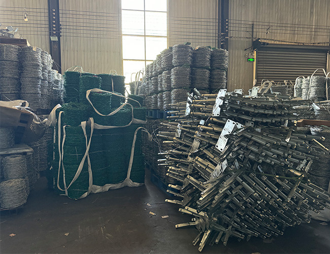 Farm Protection Length 200m Single Strand Hot Dipped Galvanized Barbed Wire
