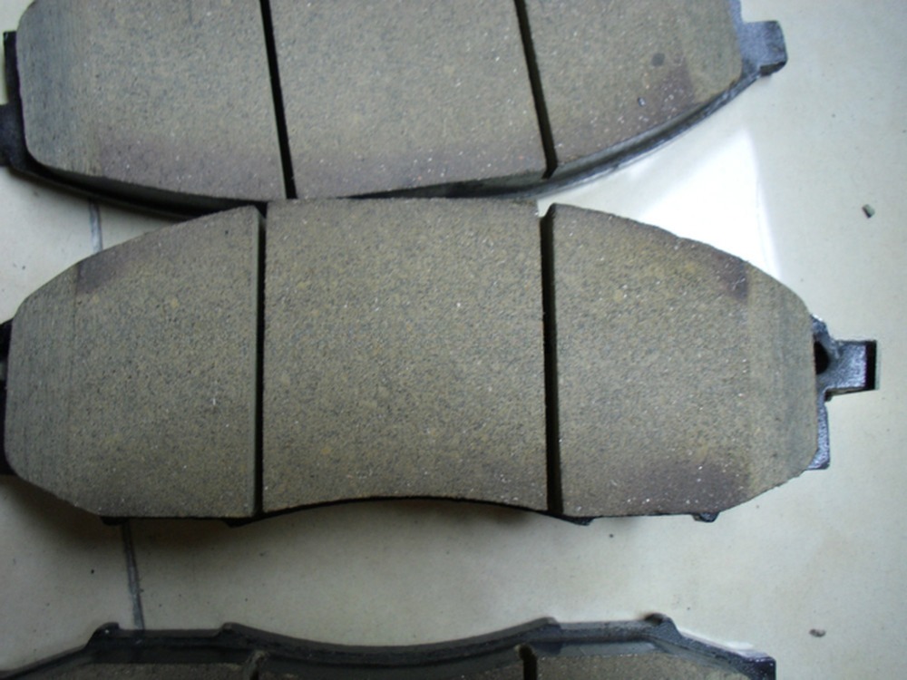 D1060-VK190 Semi Metallic Brake Pads For Nissan Paladin Semi metallic Teana J31