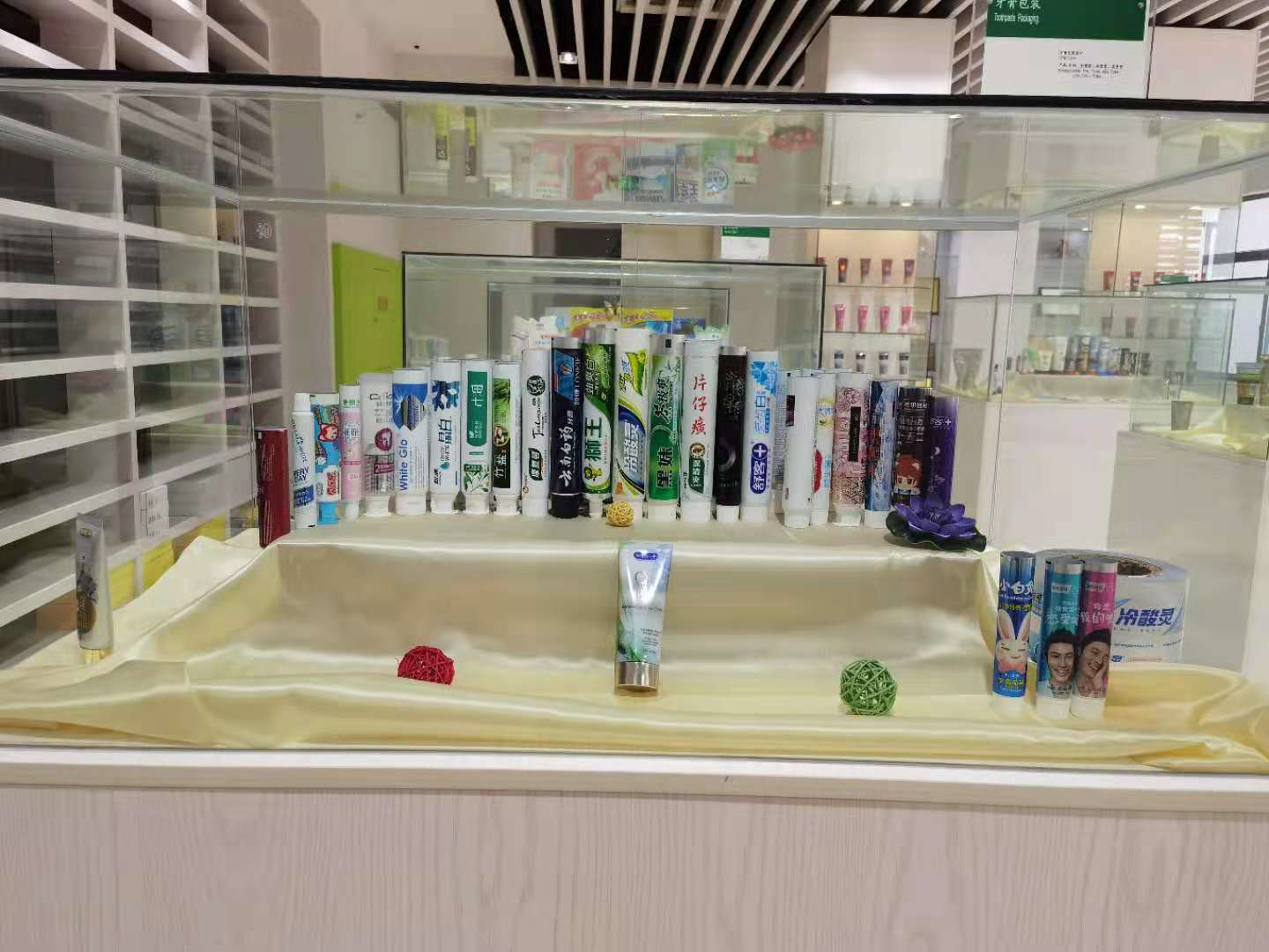 D28*177.8mm Fez Cap ABL Laminated Tube For 100g Toothpaste Packaging