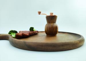China Customized Pepper Mill Wood Shakers Spice Seasoner Mills Wooden Salt and Pepper Grinder wholesale