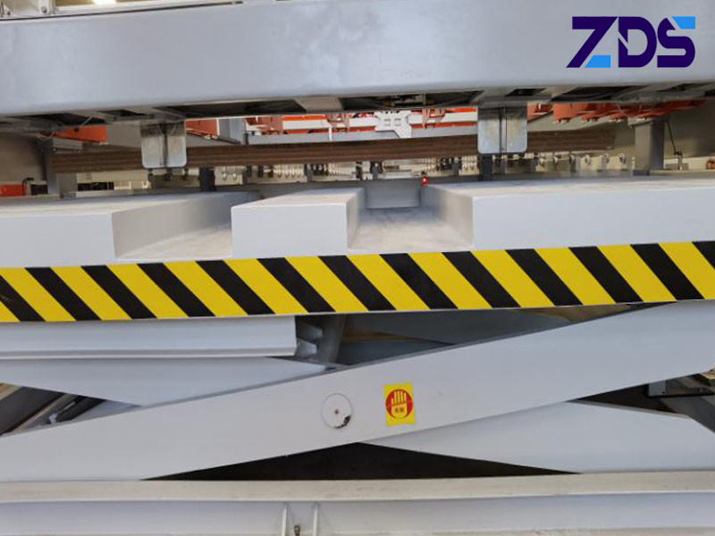 120MM thick Plywood CNC Panel Saw Machine 0.6-0.7MPA Air Pressure