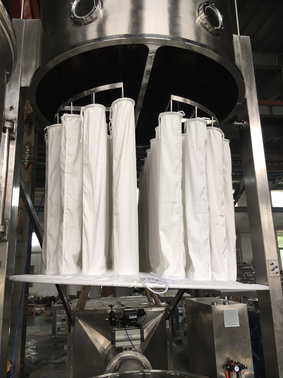 Fluid Bed Dryer 160-240Kg/Batch 0.4-0.6Mpa PLC Control Touch Screen FL-200