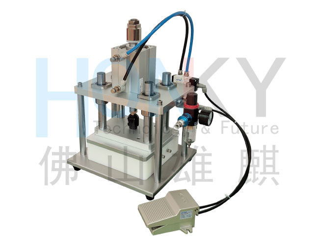 1230*780*600mm 3600 BPH Bottle Cap Sealing Machine Desktop Type