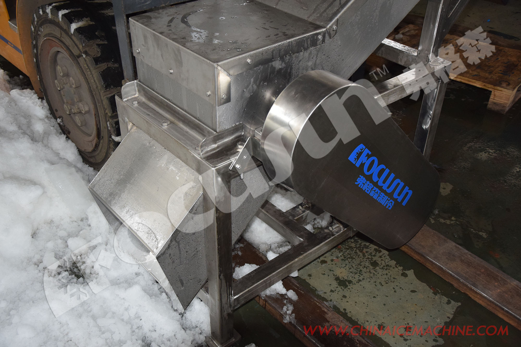 50kg 100kg Trituradora de hielo de bloques industriales Focusun rendimiento eficiente