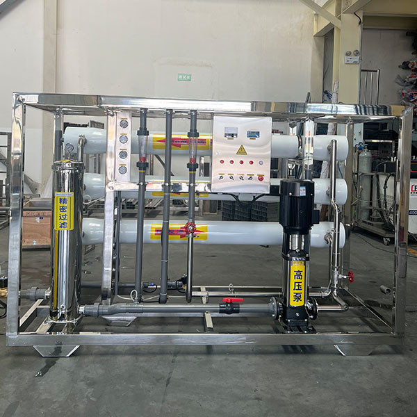 New Type 6T/H Unipolar Industrial Reverse Osmosis Equipment For Wide Application