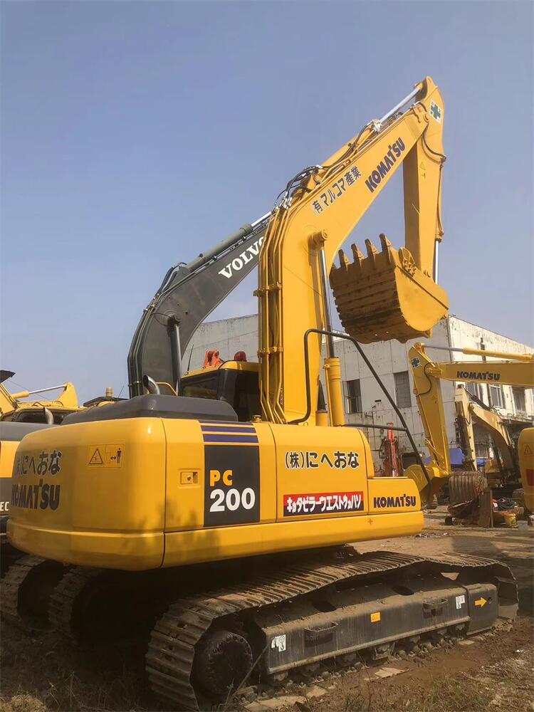 Crawler Chain Moving Type 20t Used Komatsu PC200-7 Excavator with Cummins Engine