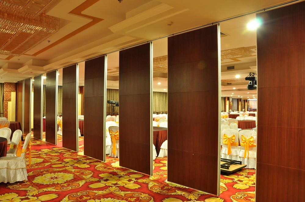 Collapsible Operable Acoustic Partition Wall for Auditorium Sound Insulation